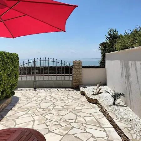 Venez Vous Ressourcer Sur Les Falaises De Semesterbostad *